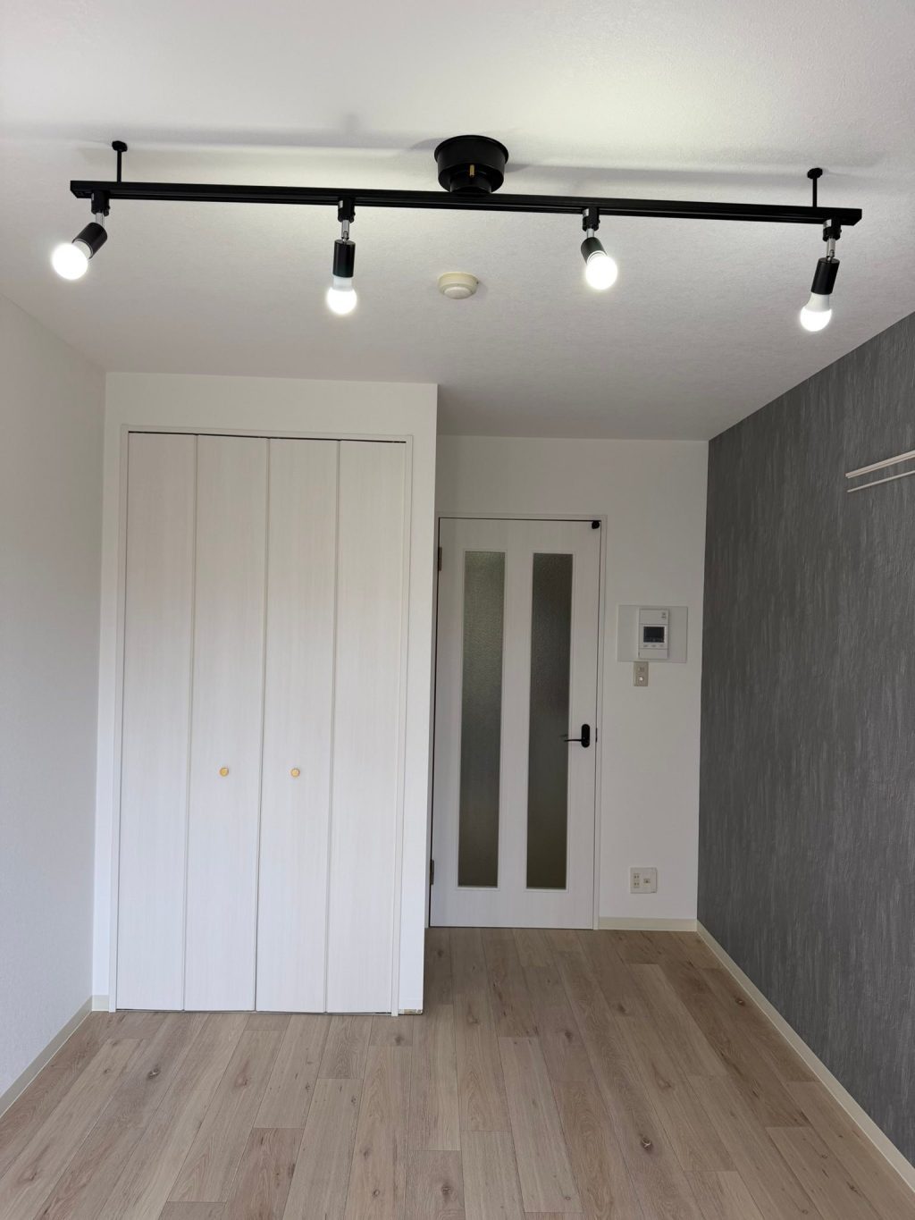練馬区マンション建具シート工事